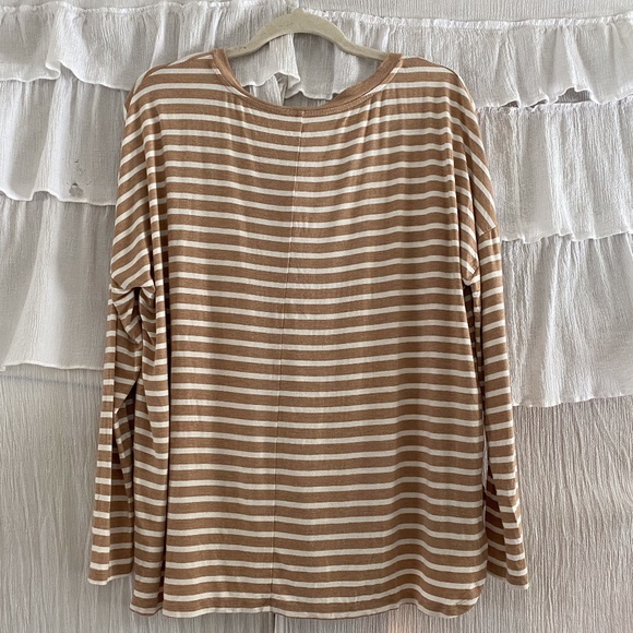 💖 3 for $35 American Eagle Soft & Sexy Tan Striped Long Sleeve - Picture 2 of 3